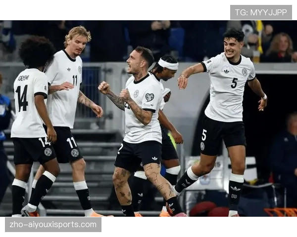 德国基米希右路多功能性,边后卫与后腰位置切换的战术适配 德国基米希右路多功能性,边后卫与后腰位置切换的战术适配